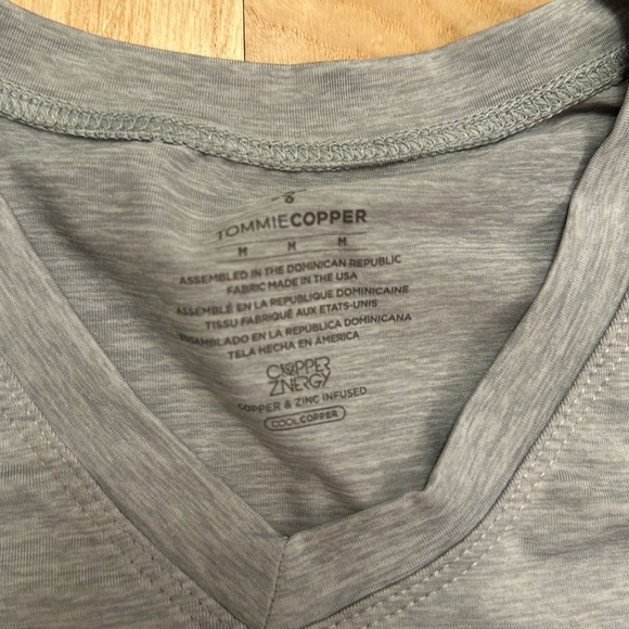 Tommie Copper Men’s CZ short sleeve V Neck t shirt Silver Heather - Picture 3 of 6
